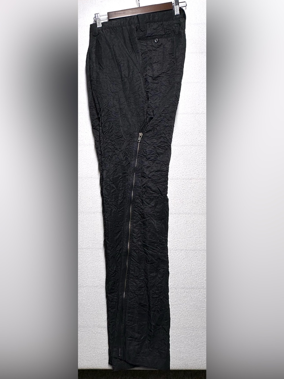 Vintage International Male Black Crinkle Nylon Zip Leg Pants 34